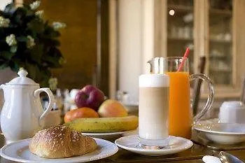 Oda ve Kahvaltı La Villeggiatura 4*