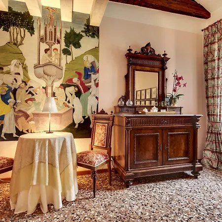 Oda ve Kahvaltı La Villeggiatura 4*