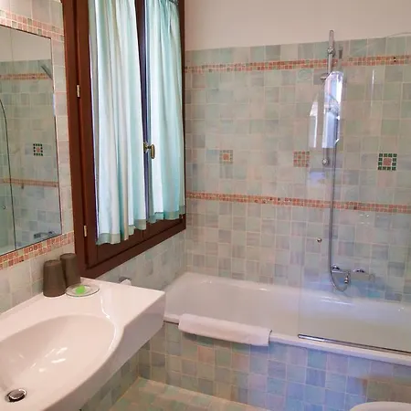 Oda ve Kahvaltı La Villeggiatura 4*