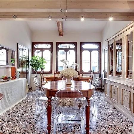 La Villeggiatura البندقية